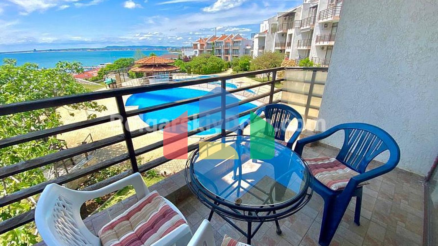 Трикімнатна квартира з прекрасним видом на море