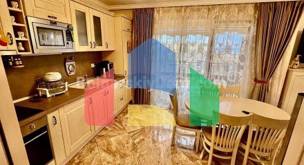 Three-bedroom apartment in Villa Florence