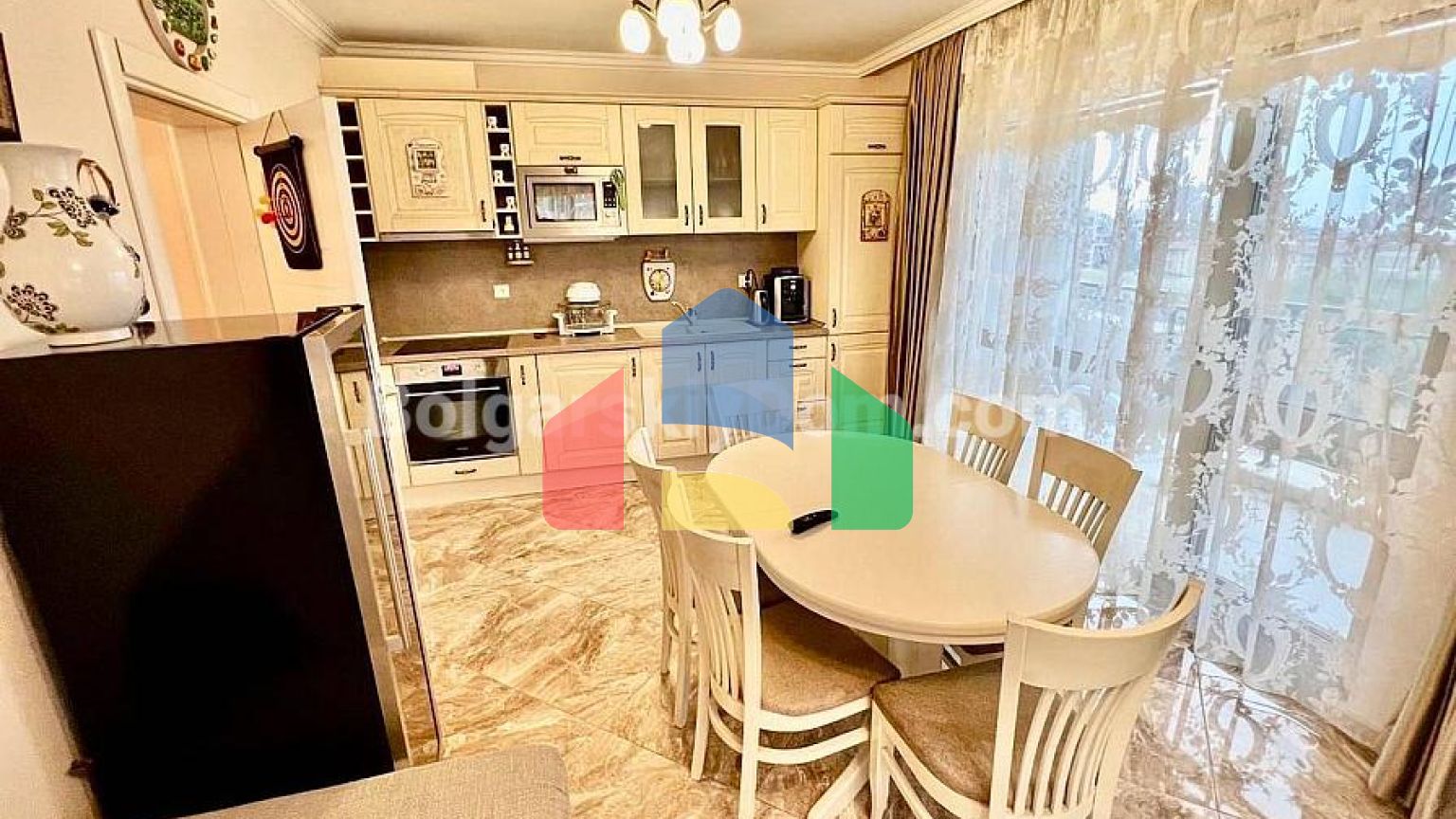 Чотирикімнатна квартира в Вілла Флоренція