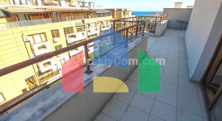 Трикімнатний пентхаус в Хелиос