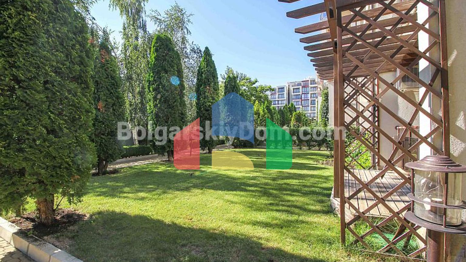 Трикімнатний пентхаус в Хелиос