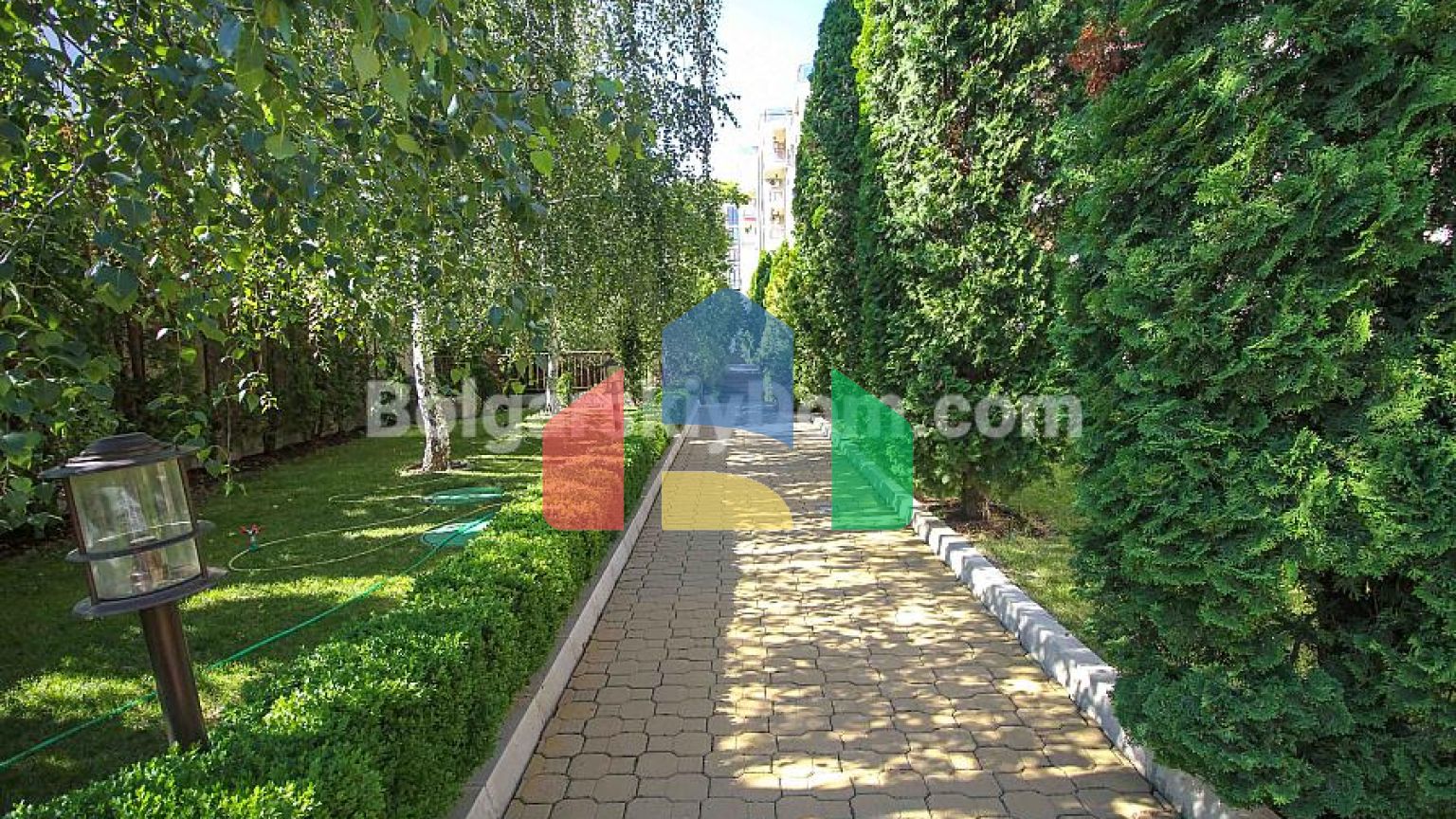 Трикімнатний пентхаус в Хелиос