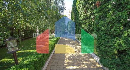 Трикімнатний пентхаус в Хелиос