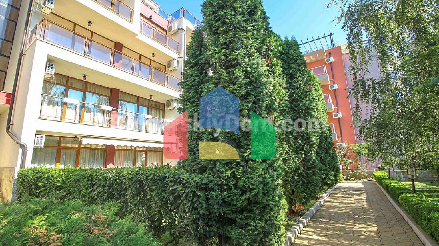 Трикімнатний пентхаус в Хелиос