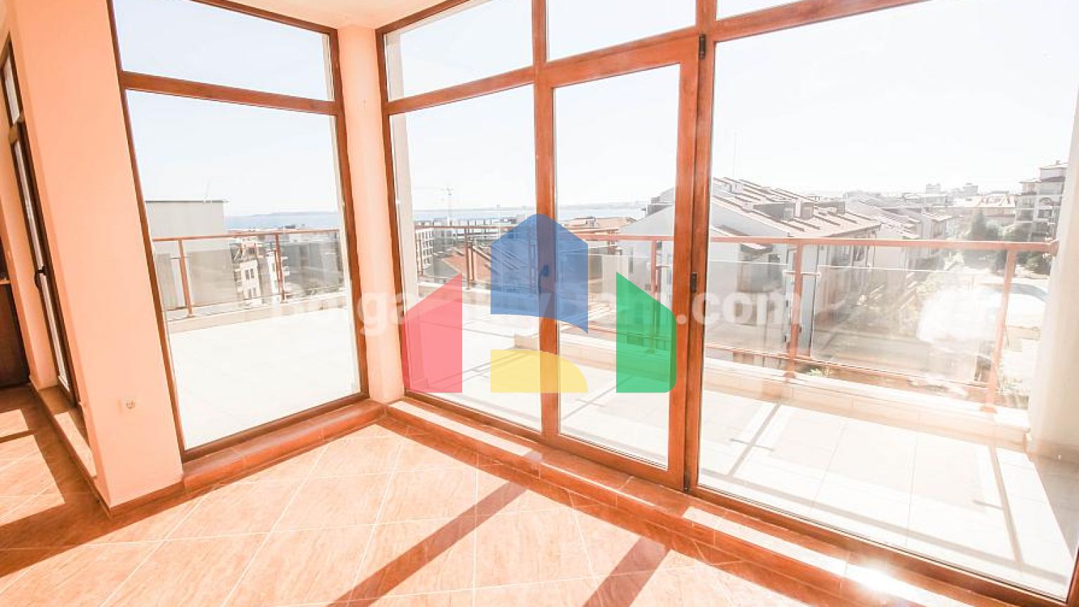 Трикімнатний пентхаус в Хелиос