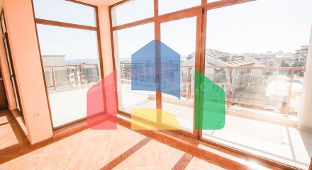 Трикімнатний пентхаус в Хелиос