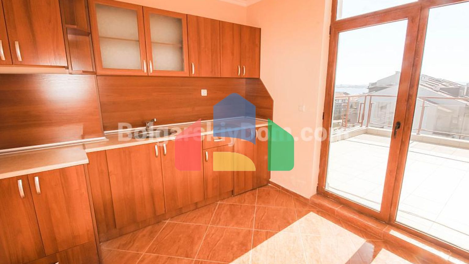 Трикімнатний пентхаус в Хелиос