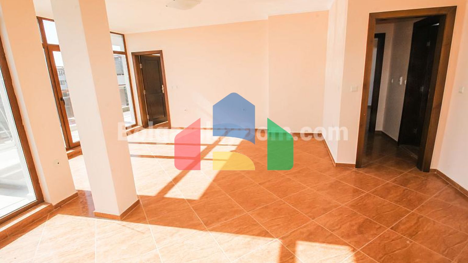 Трикімнатний пентхаус в Хелиос