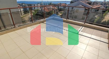 Трикімнатний пентхаус в Хелиос