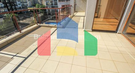 Трикімнатний пентхаус в Хелиос