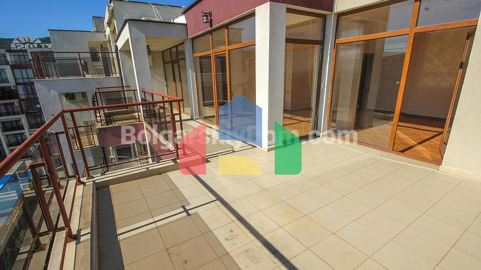 Трикімнатний пентхаус в Хелиос