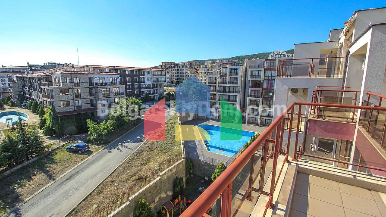 Трикімнатний пентхаус в Хелиос