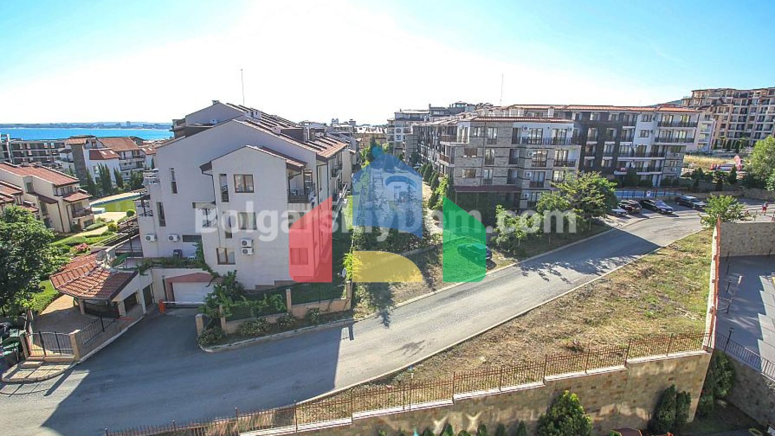 Трикімнатний пентхаус в Хелиос