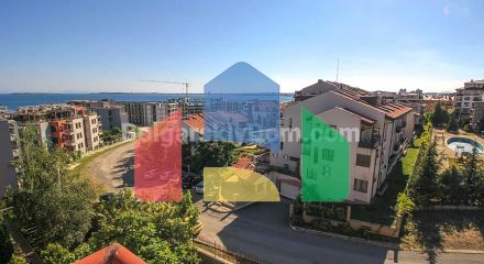 Трикімнатний пентхаус в Хелиос