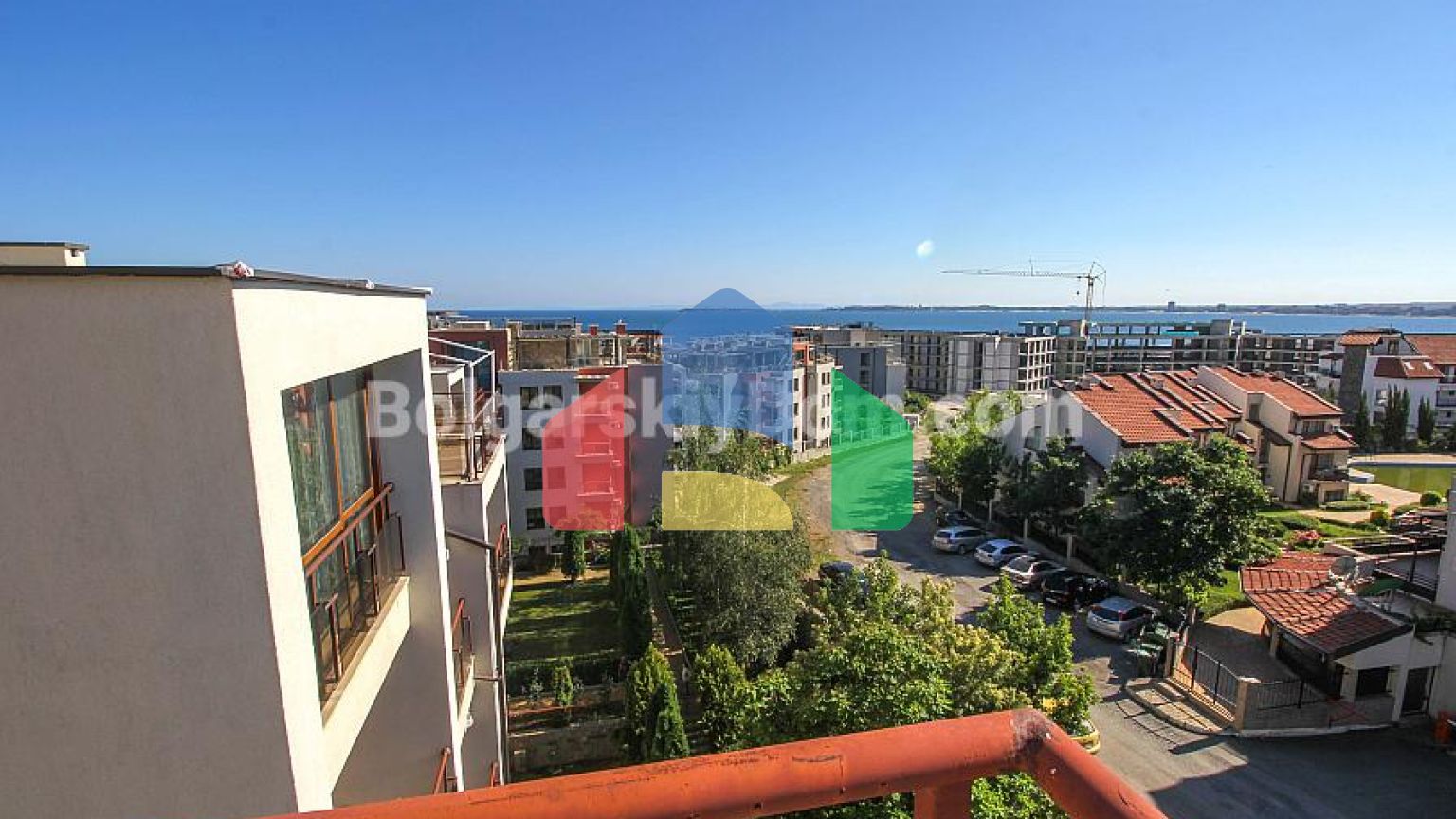 Трикімнатний пентхаус в Хелиос