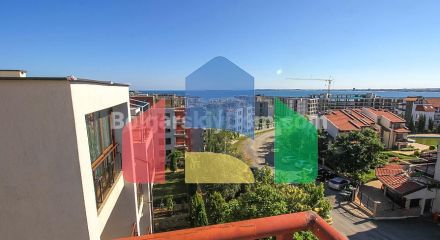 Трикімнатний пентхаус в Хелиос