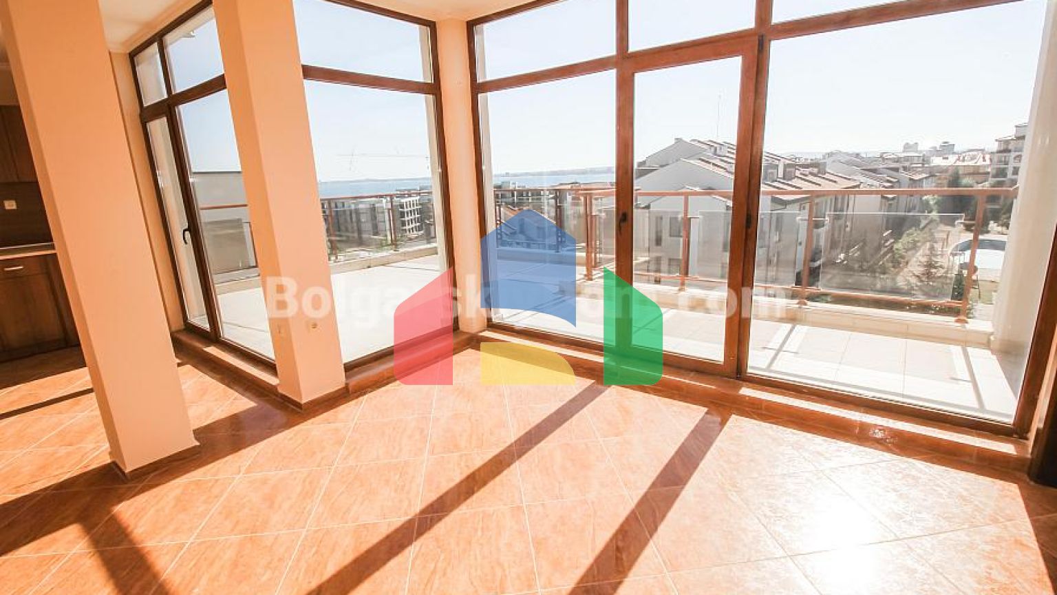 Трикімнатний пентхаус в Хелиос