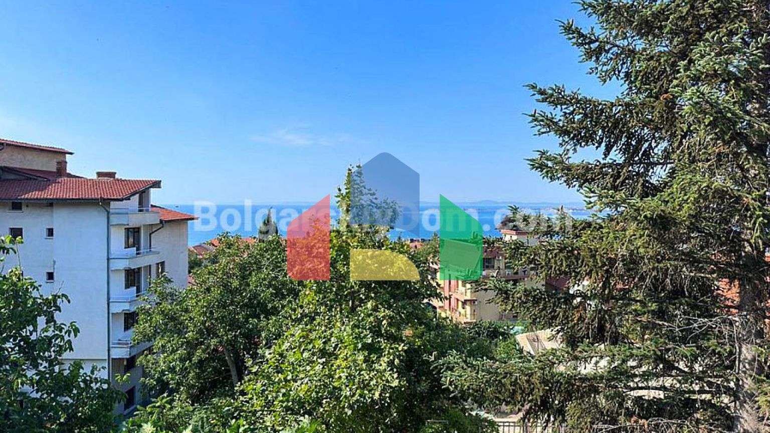 Четырехэтажный дом в Святом Власе