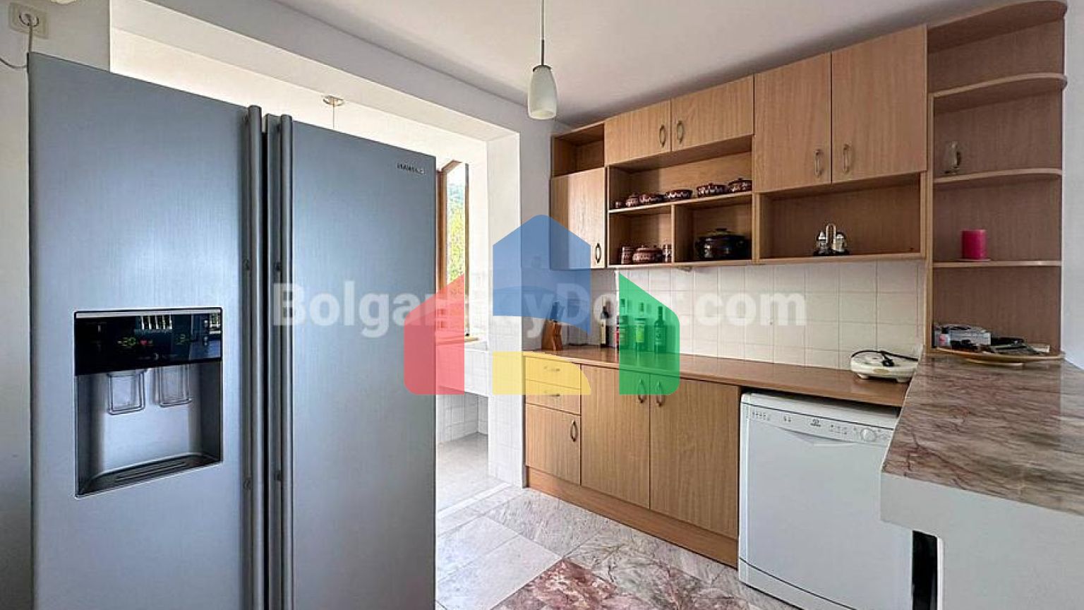 Четырехэтажный дом в Святом Власе