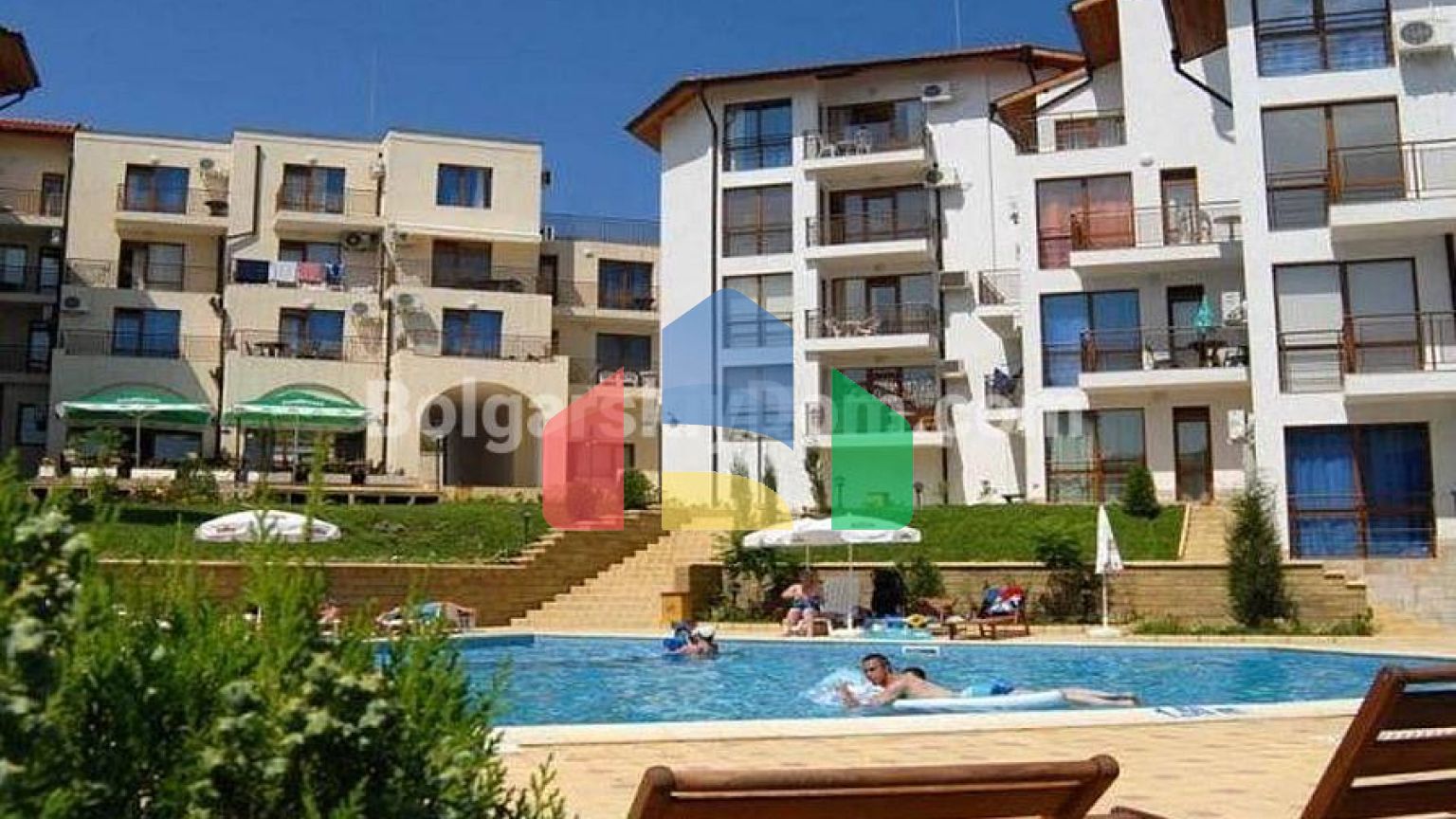 Трикімнатна квартира в Компас