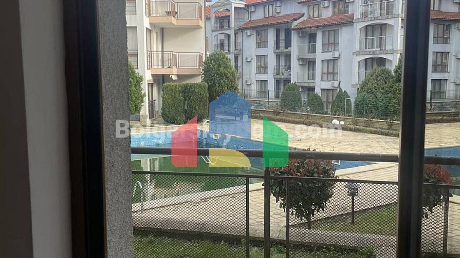 Трикімнатна квартира в Компас