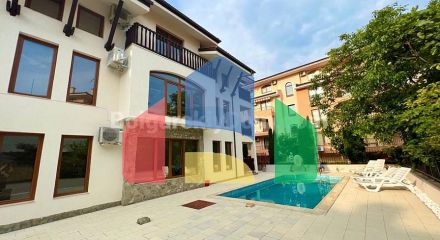 Трикімнатна квартира в Емеральд Біч