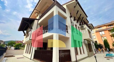 Трикімнатна квартира в Емеральд Біч