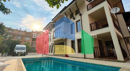 Трикімнатна квартира в Емеральд Біч