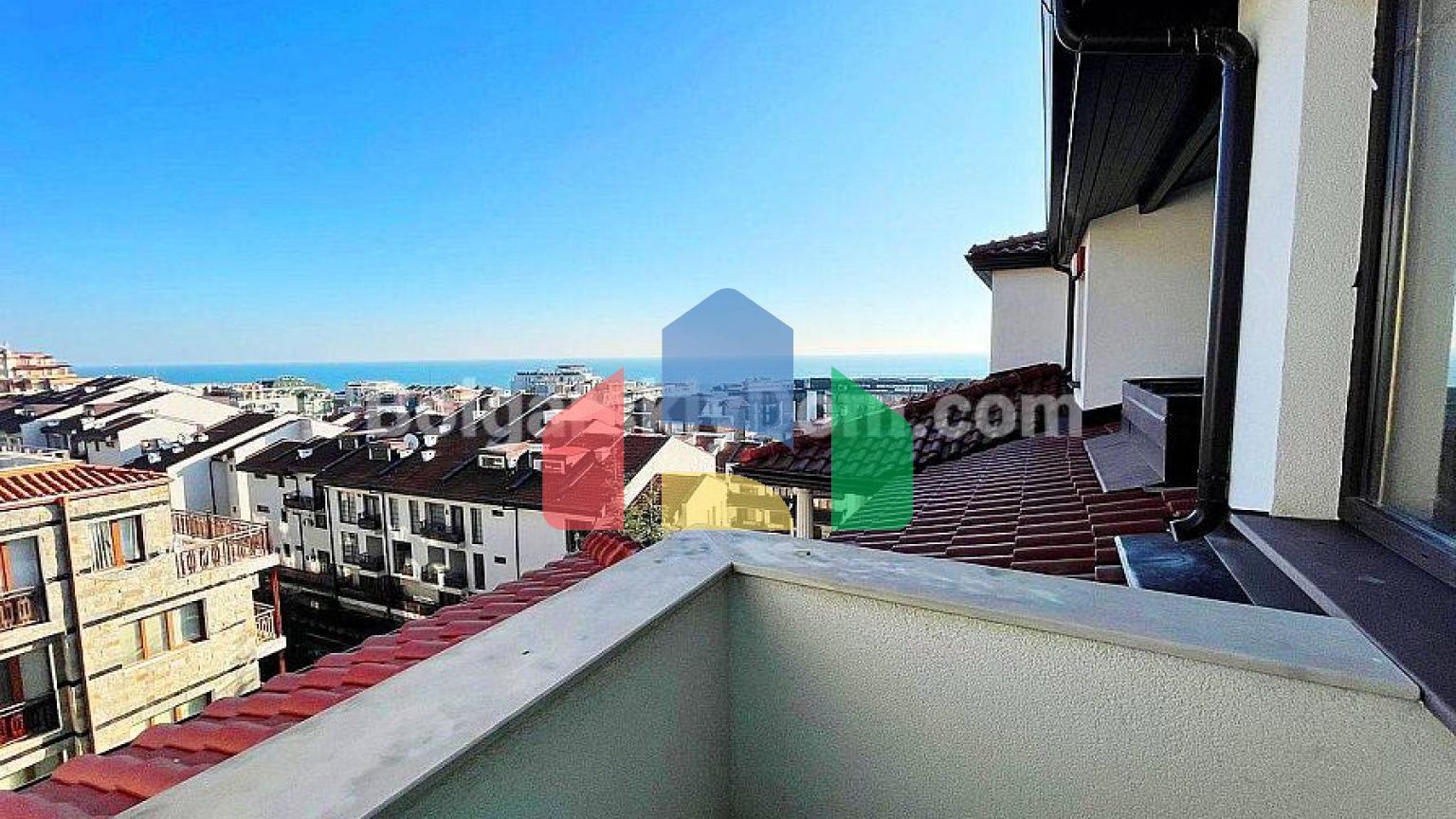 Трикімнатна квартира в Артур