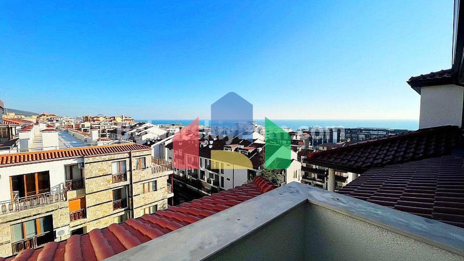 Трикімнатна квартира в Артур