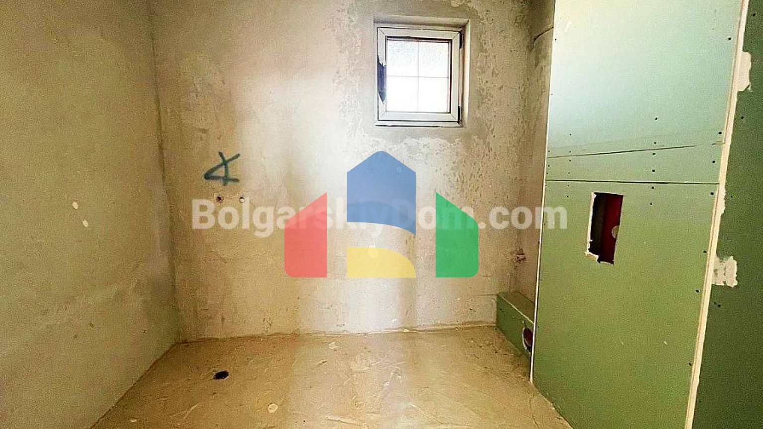 Трикімнатна квартира в Артур