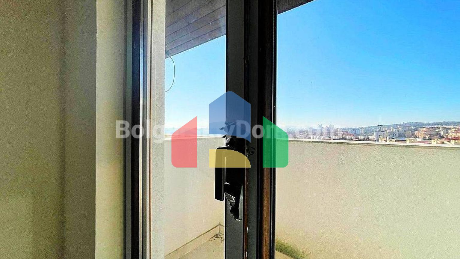 Трикімнатна квартира в Артур