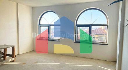 Трикімнатна квартира в Артур