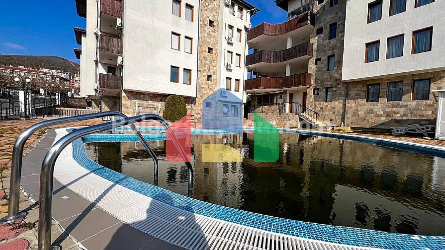 Двухкомнатная квартира в Шато Несебр