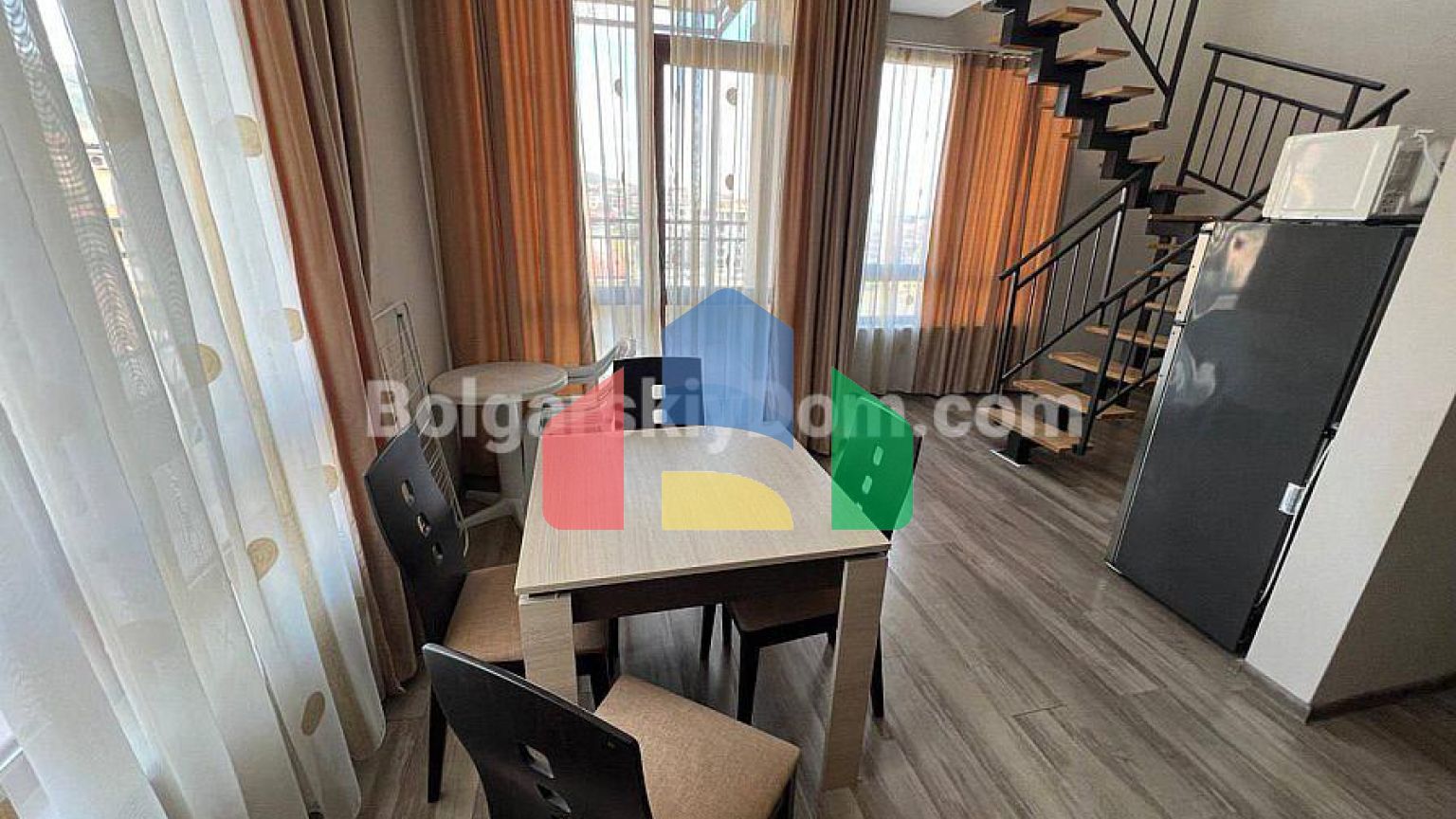 Двокімнатна квартира в Соренто Соле Маре