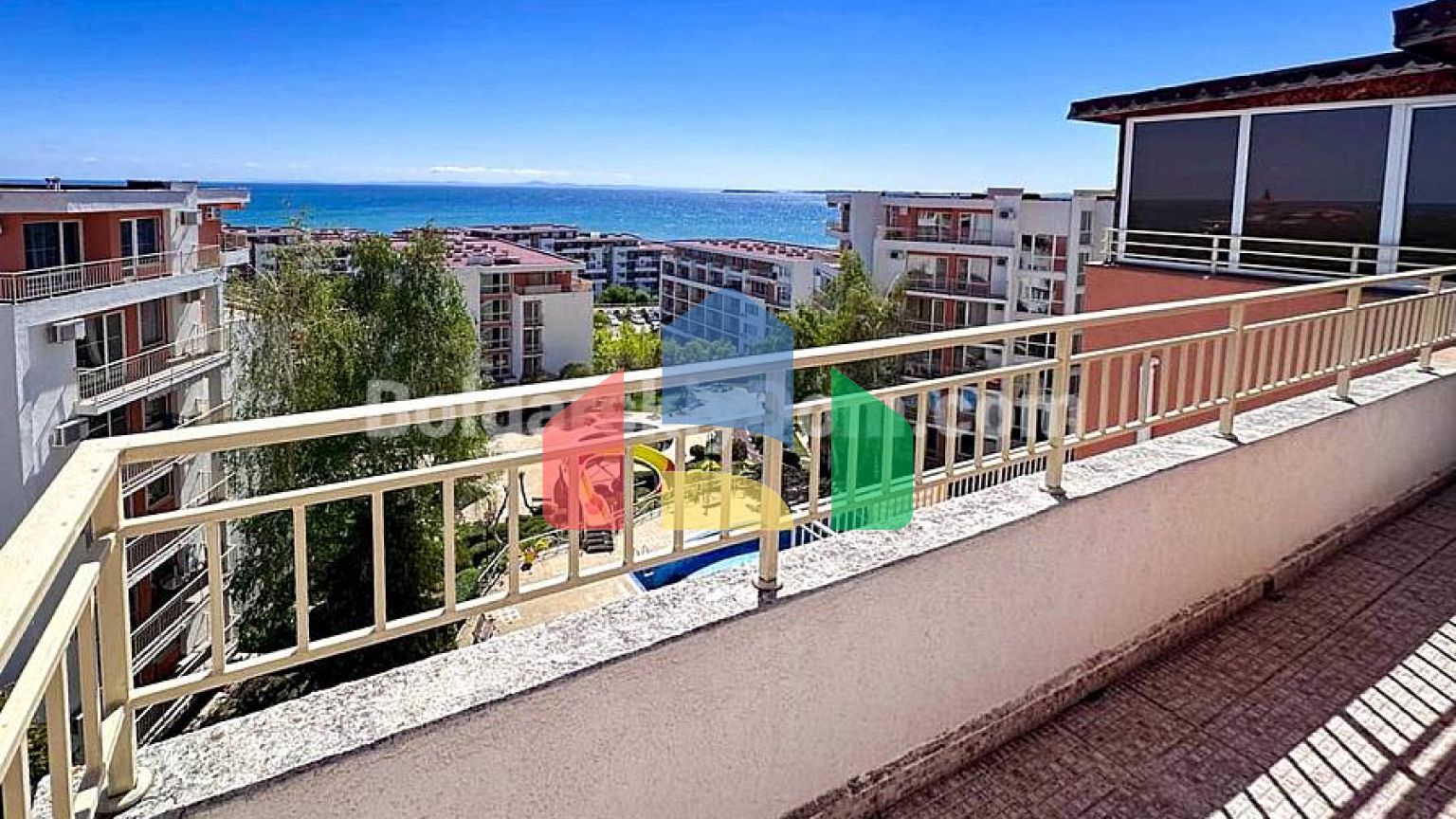 Трикімнатна квартира в Краун Форт Клуб