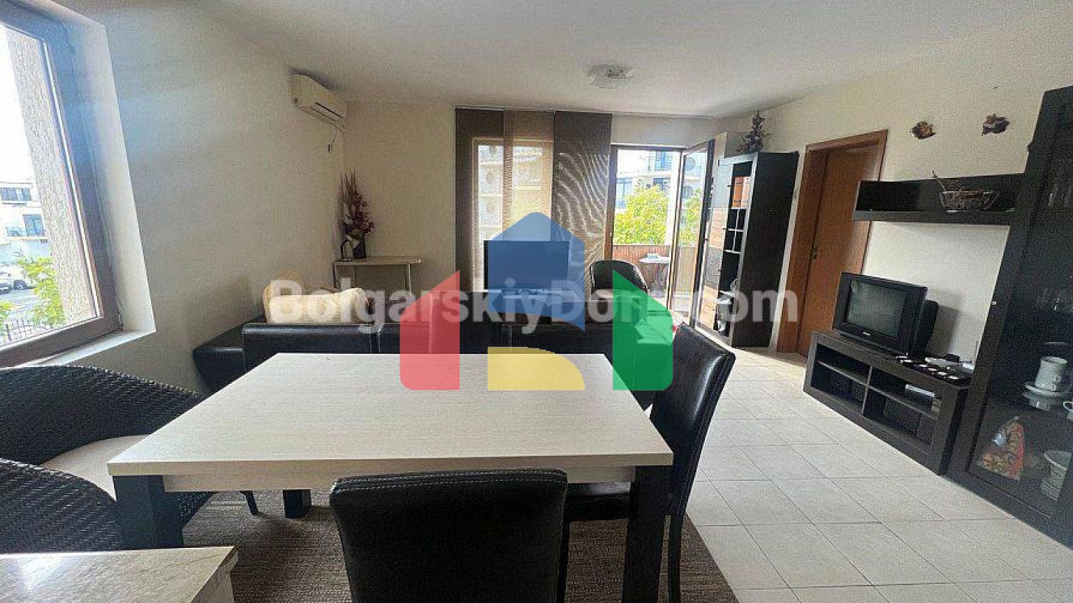 Трикімнатна квартира в Шато Несебр