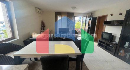 Трикімнатна квартира в Шато Несебр