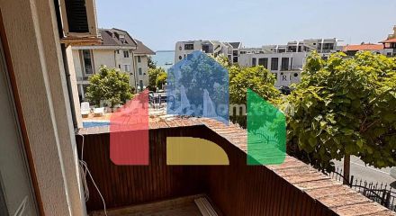 Трикімнатна квартира в Шато Несебр