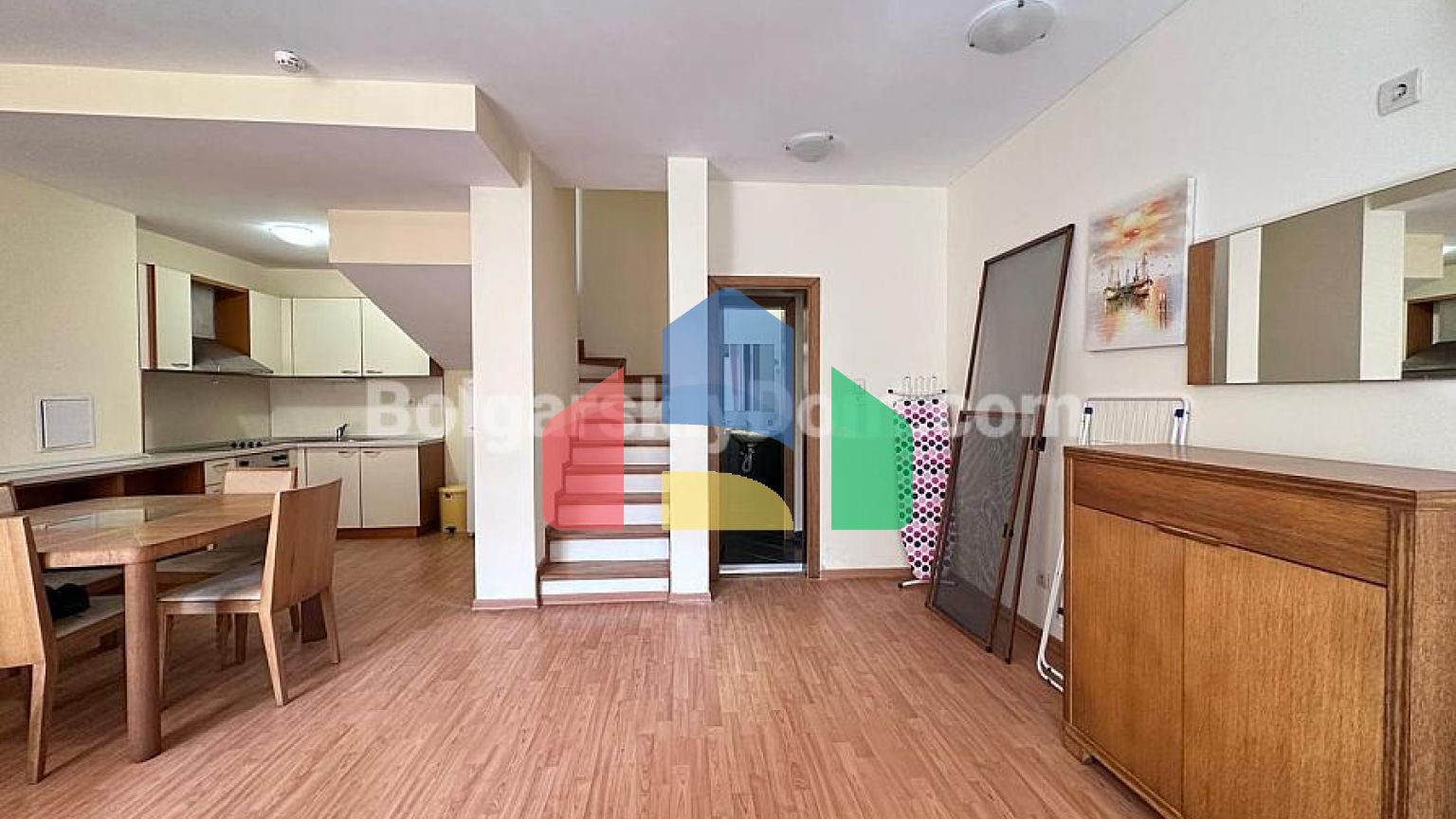 Двоповерхова квартира в Райський Сад