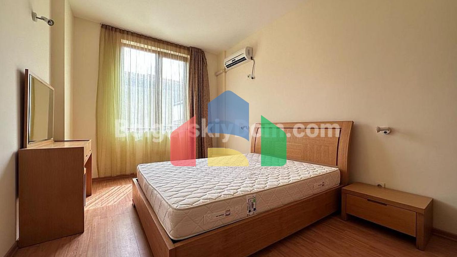 Двоповерхова квартира в Райський Сад