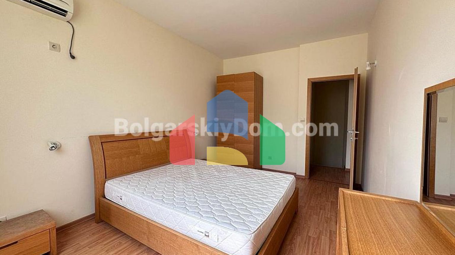 Двоповерхова квартира в Райський Сад