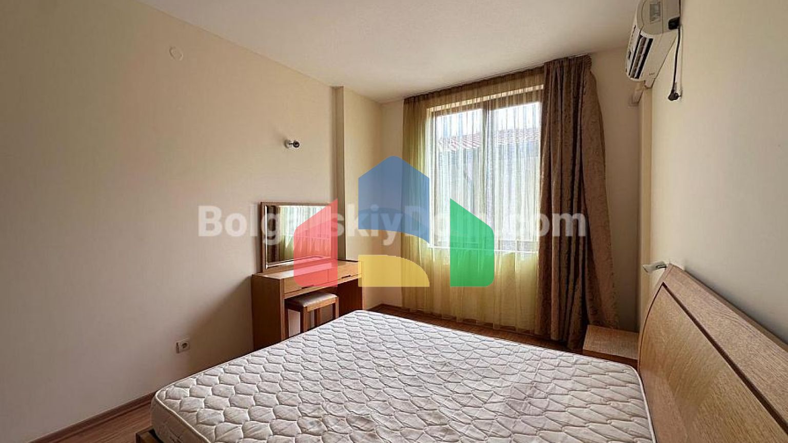 Двоповерхова квартира в Райський Сад