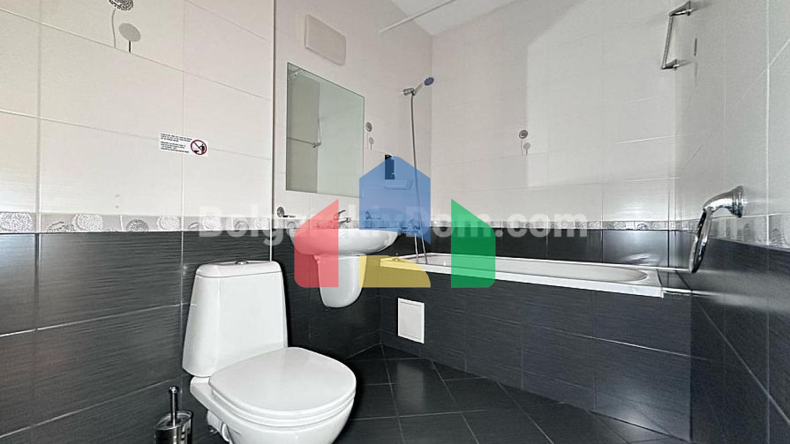 Двоповерхова квартира в Райський Сад