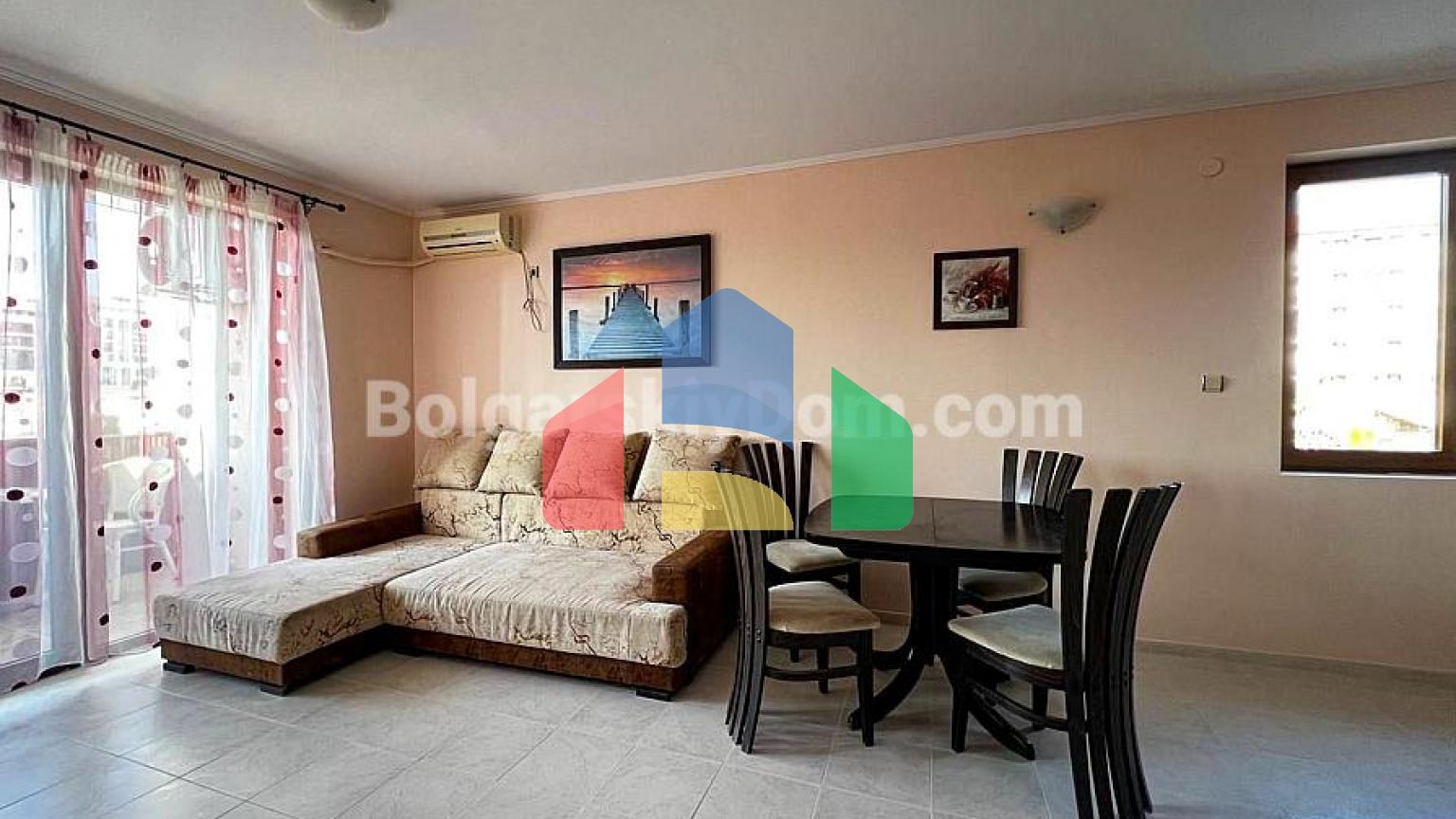 Двокімнатна квартира в Шато Несебр