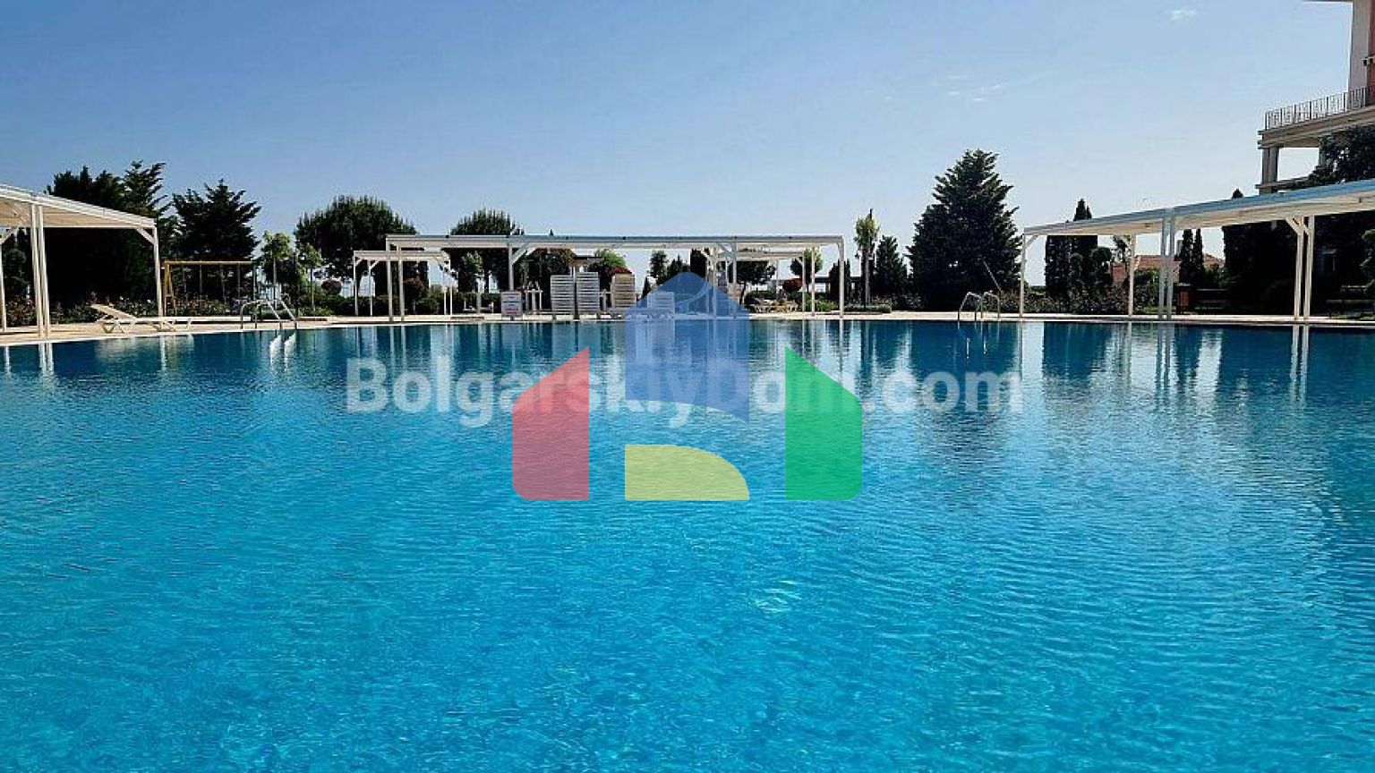 Трехкомнатная квартира в Престиж Форт Бич