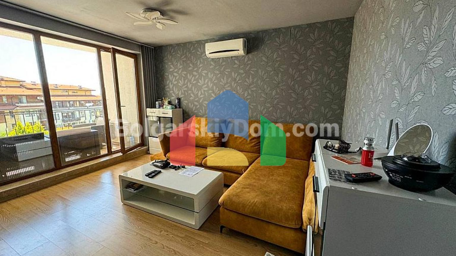 Трикімнатна квартира в райський Сад