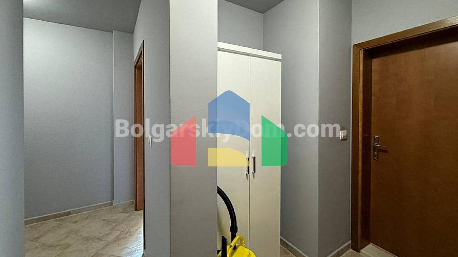 Трикімнатна квартира в райський Сад