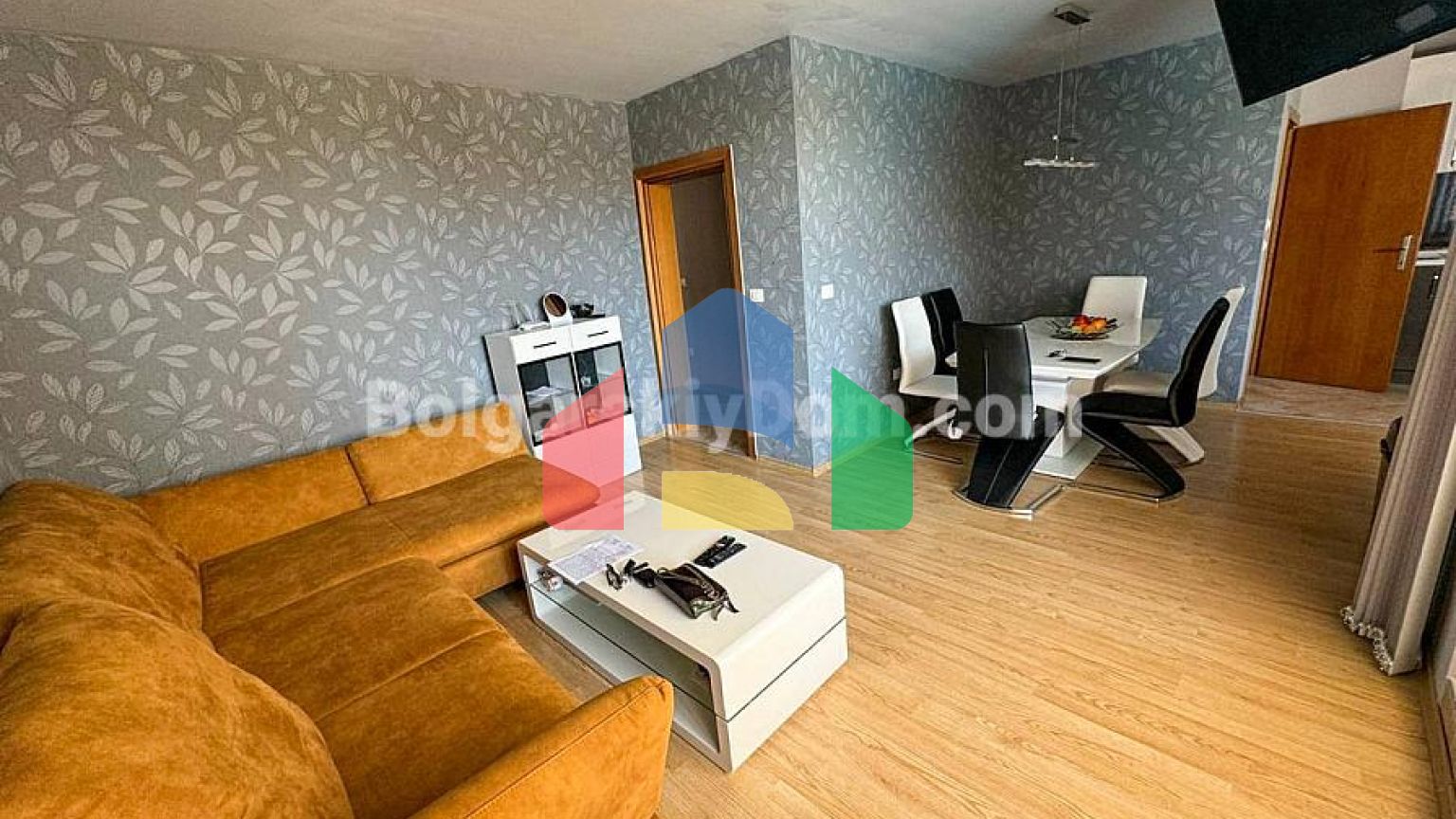 Трикімнатна квартира в райський Сад