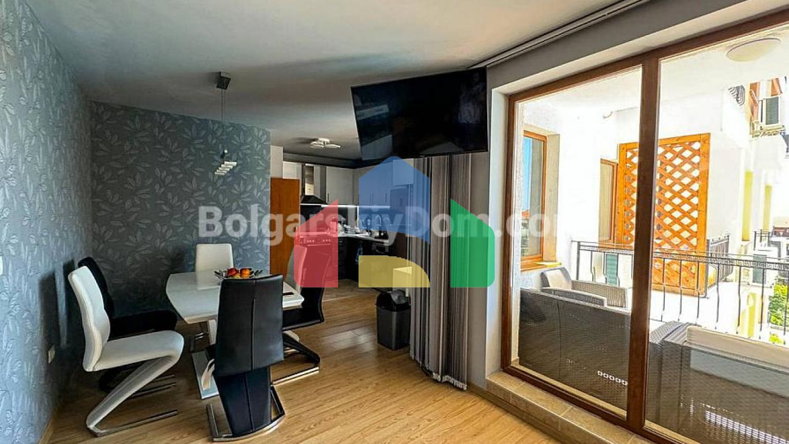 Трикімнатна квартира в райський Сад